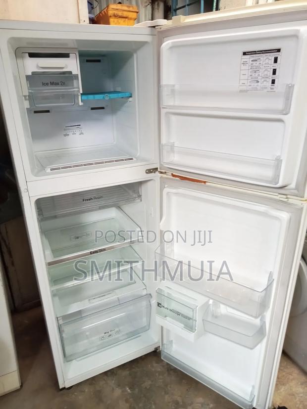 Samsung Fridge 300 Liters - thumbnail 3
