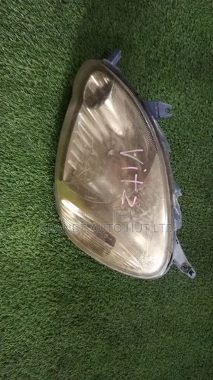 TOYOTA VITZ 02 HEADLIGHT Tear Drop