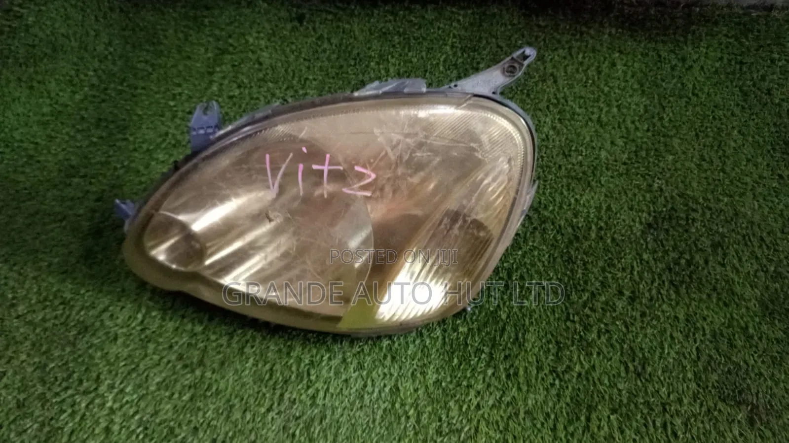 TOYOTA VITZ 02 HEADLIGHT Tear Drop
