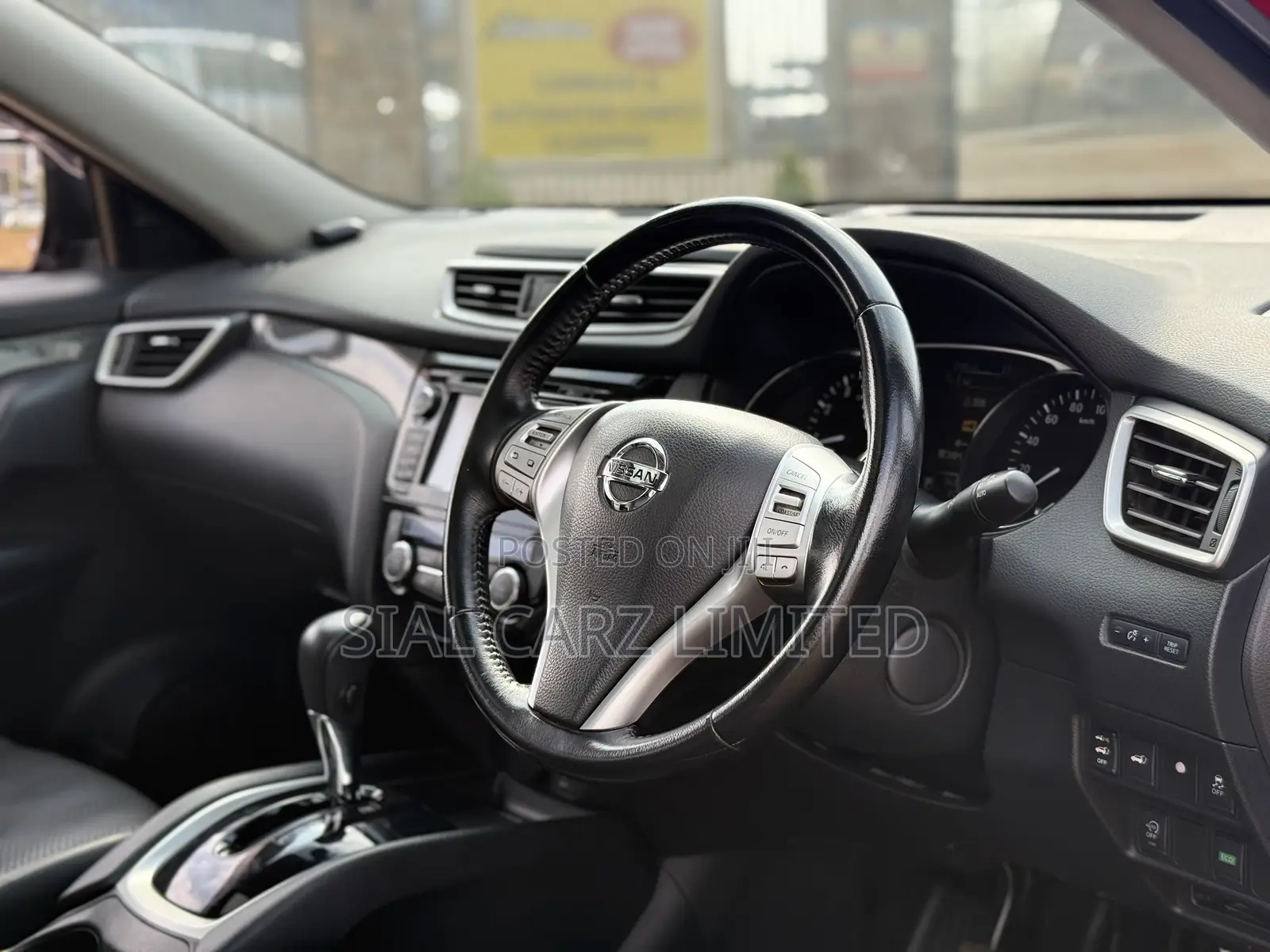 Nissan X-Trail 2.0 Petrol FWD 2016 Red