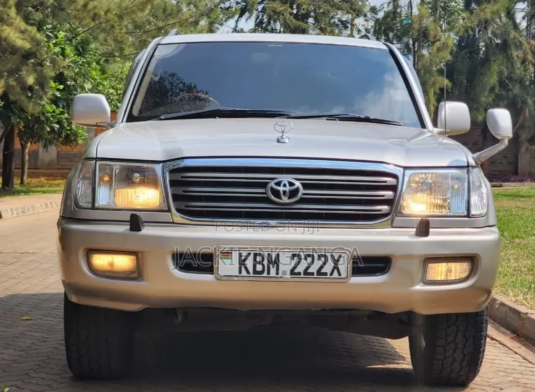 Toyota Land Cruiser 2005 Silver