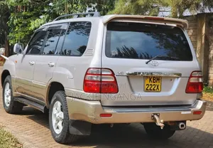 Toyota Land Cruiser 2005 Silver