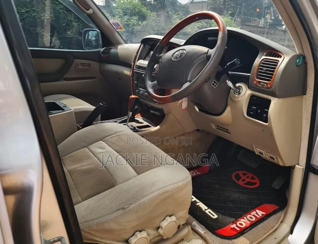 Toyota Land Cruiser 2005 Silver