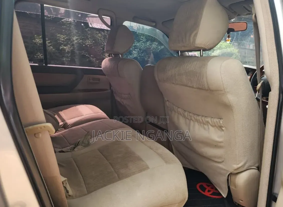 Toyota Land Cruiser 2005 Silver