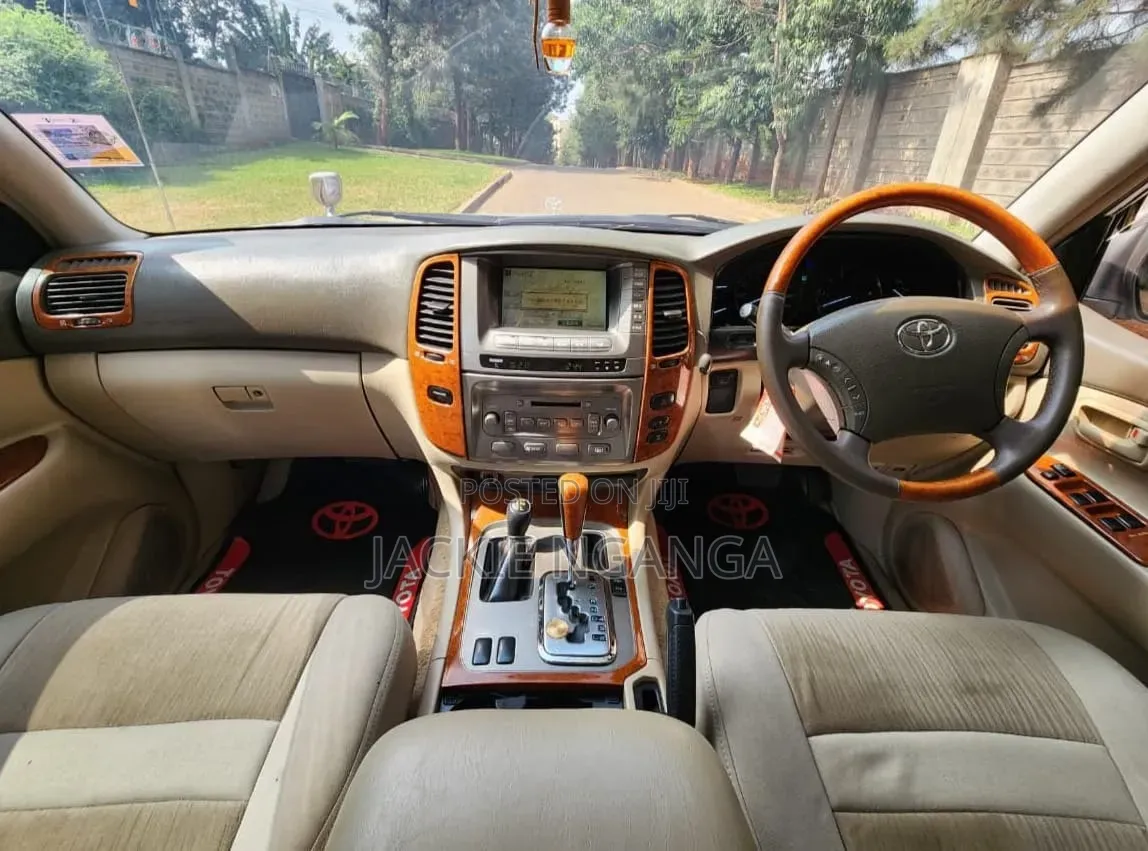 Toyota Land Cruiser 2005 Silver