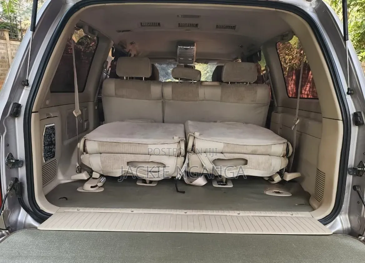 Toyota Land Cruiser 2005 Silver