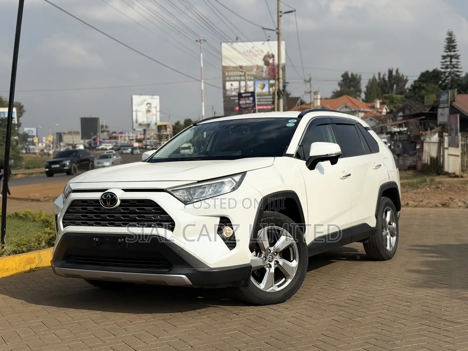 Toyota RAV4 XLE Premium AWD 2019 White