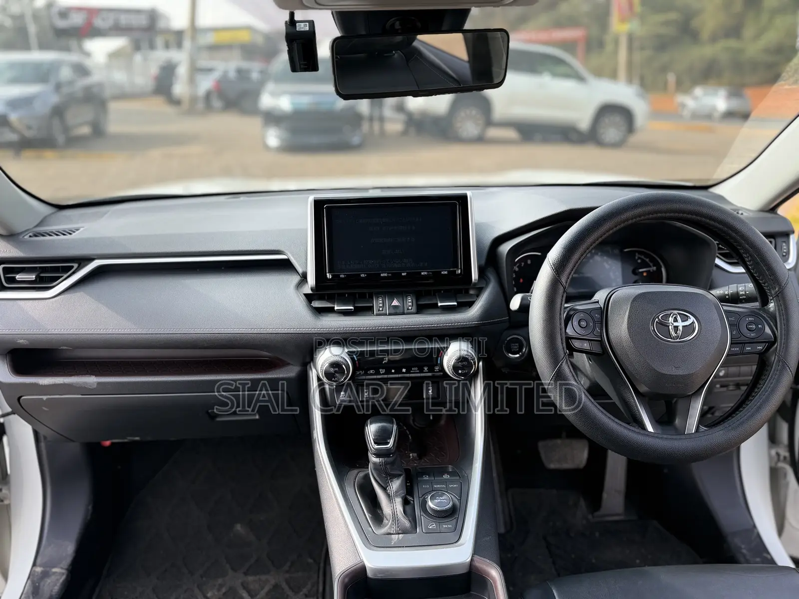 Toyota RAV4 XLE Premium AWD 2019 White