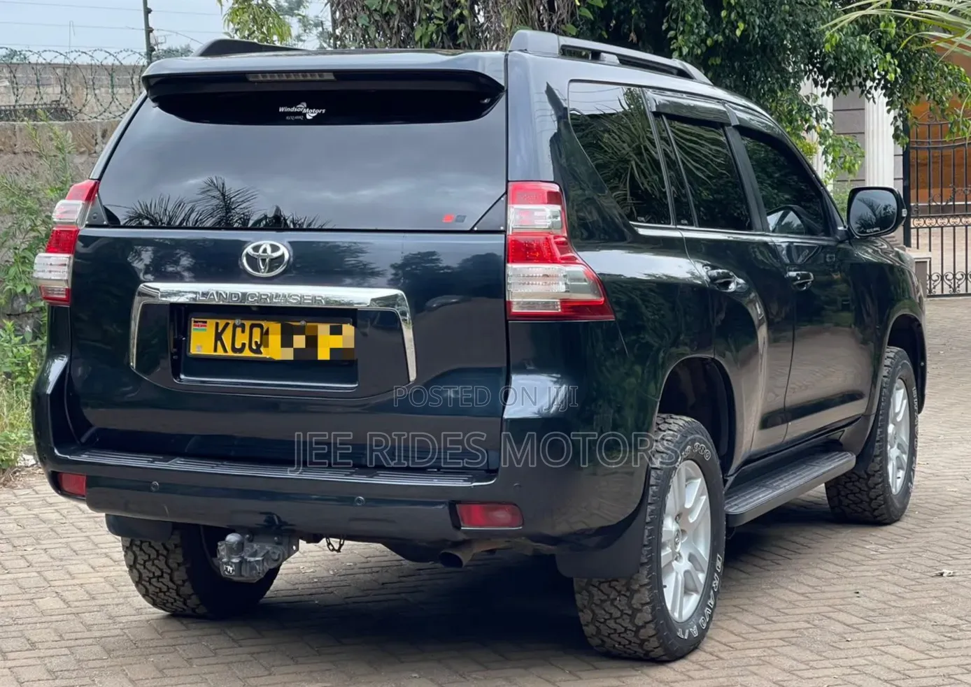 Toyota Land Cruiser Prado 2011 Black