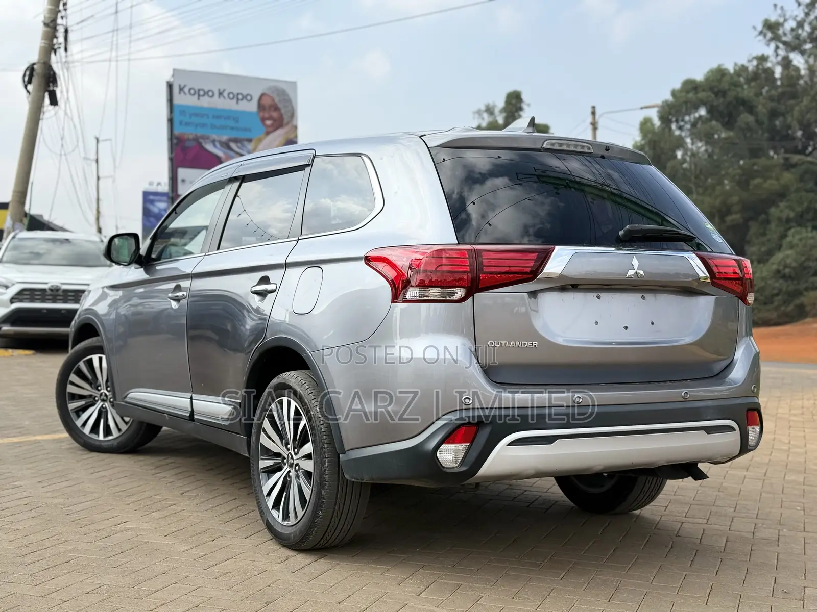Mitsubishi Outlander ES AWC 2019 Gray