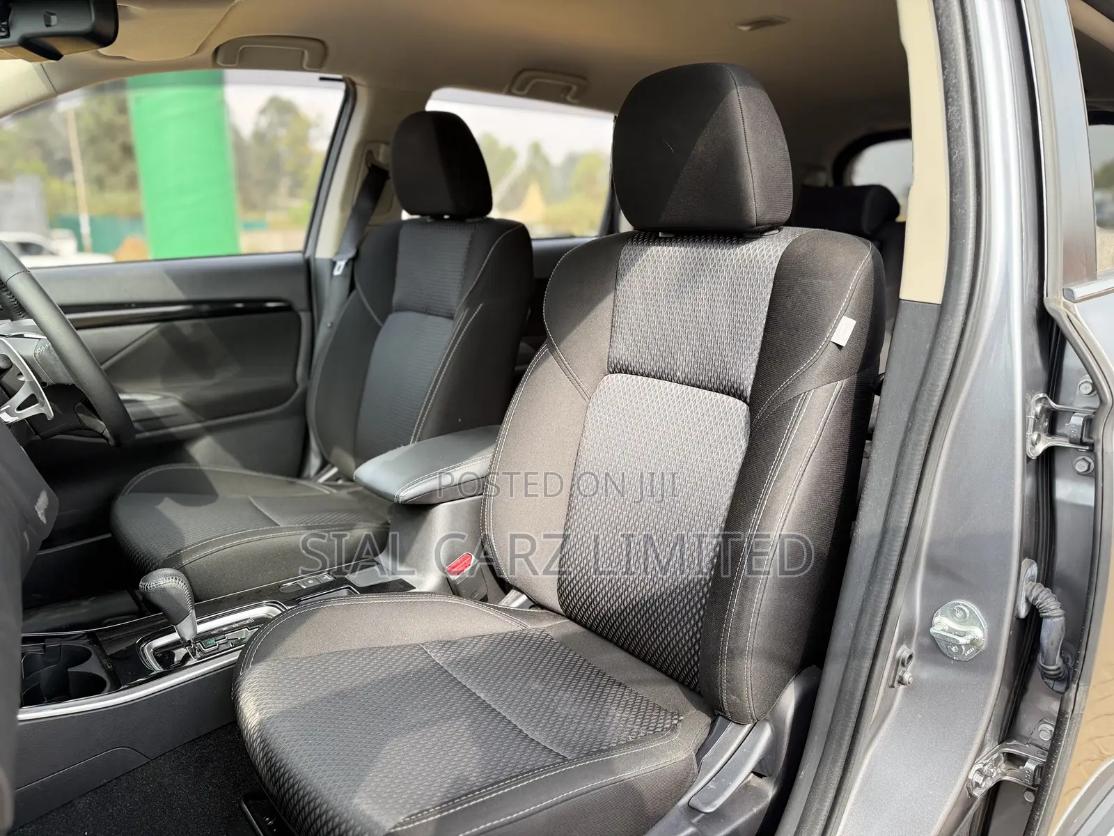 Mitsubishi Outlander ES AWC 2019 Gray