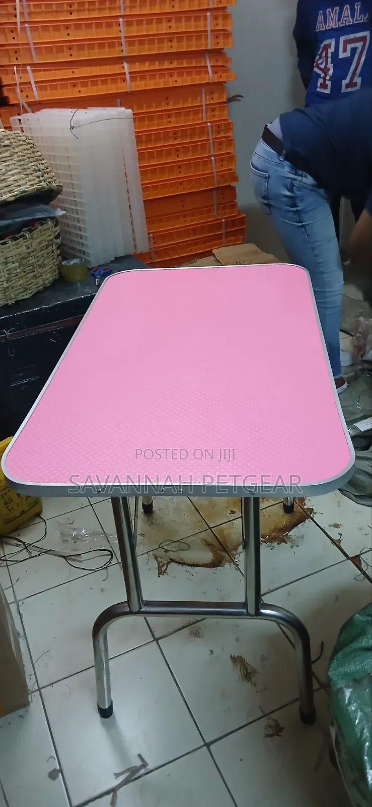 Pedigroom Pet Grooming Table Vibrant Pink - Medium Size