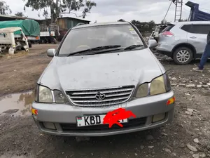 Toyota Gaia 2001 Silver