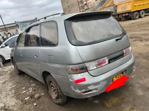 Toyota Gaia 2001 Silver
