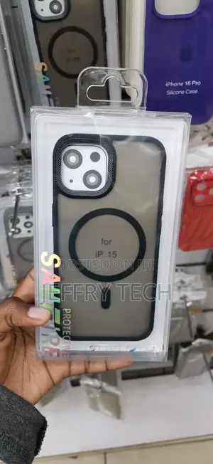 iPhone 15 Features a Semi-Transparent Matte Black Back Case