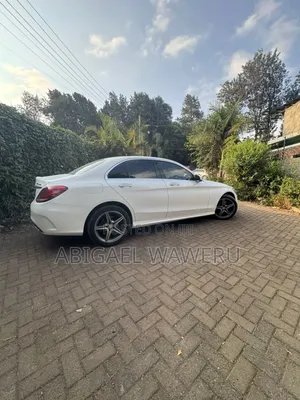 Mercedes-Benz C200 2016 Pearl