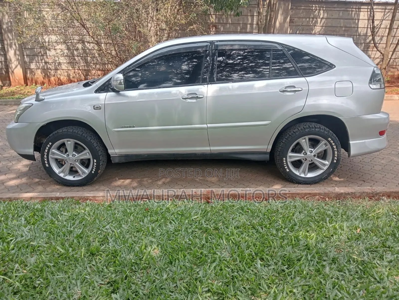 Toyota Harrier 2012 Silver