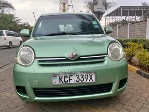 Toyota Sienta 2012 Green