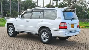 Toyota Land Cruiser 1988 White