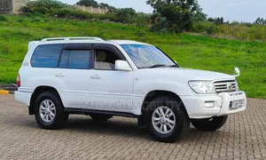 Toyota Land Cruiser 1988 White