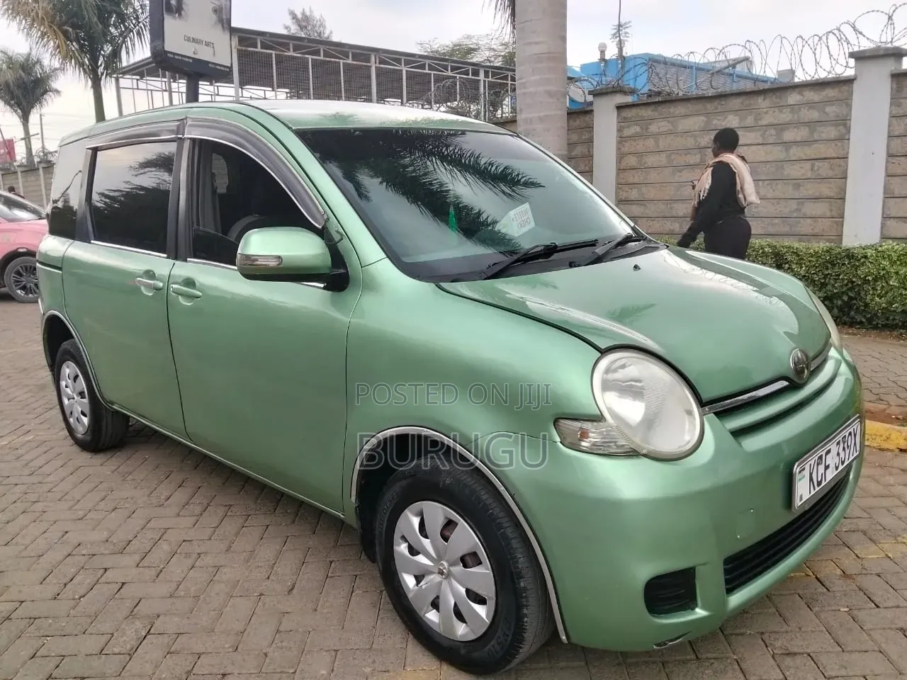 Toyota Sienta 2012 Green