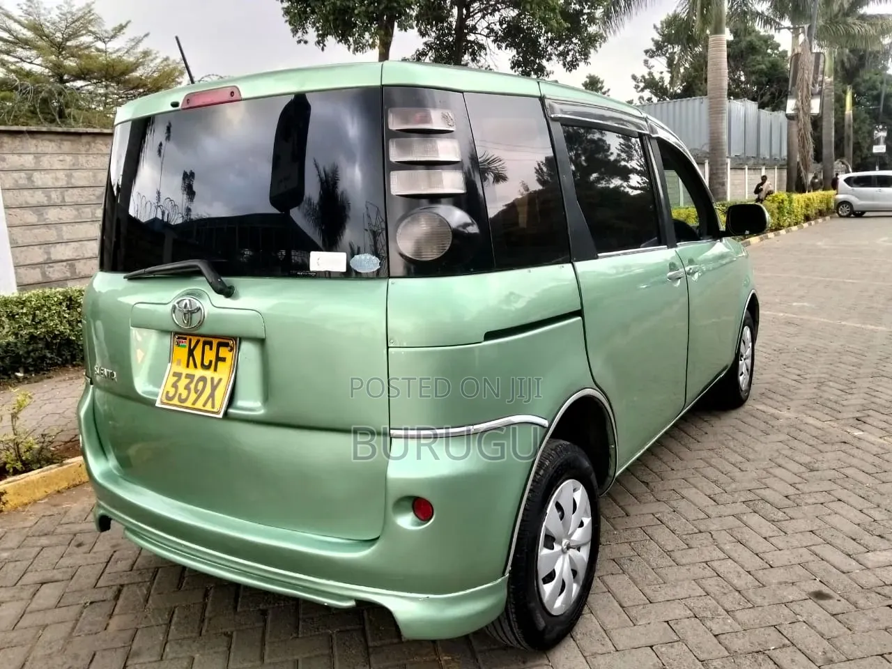Toyota Sienta 2012 Green