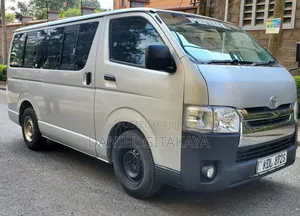 Toyota HiAce 2015 Silver