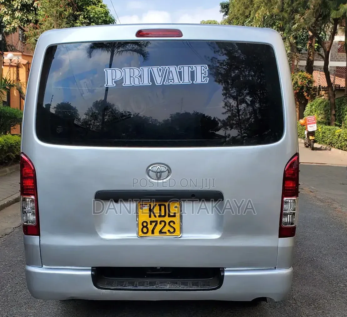Toyota HiAce 2015 Silver