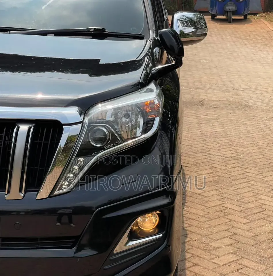 Toyota Land Cruiser Prado 2017 Black