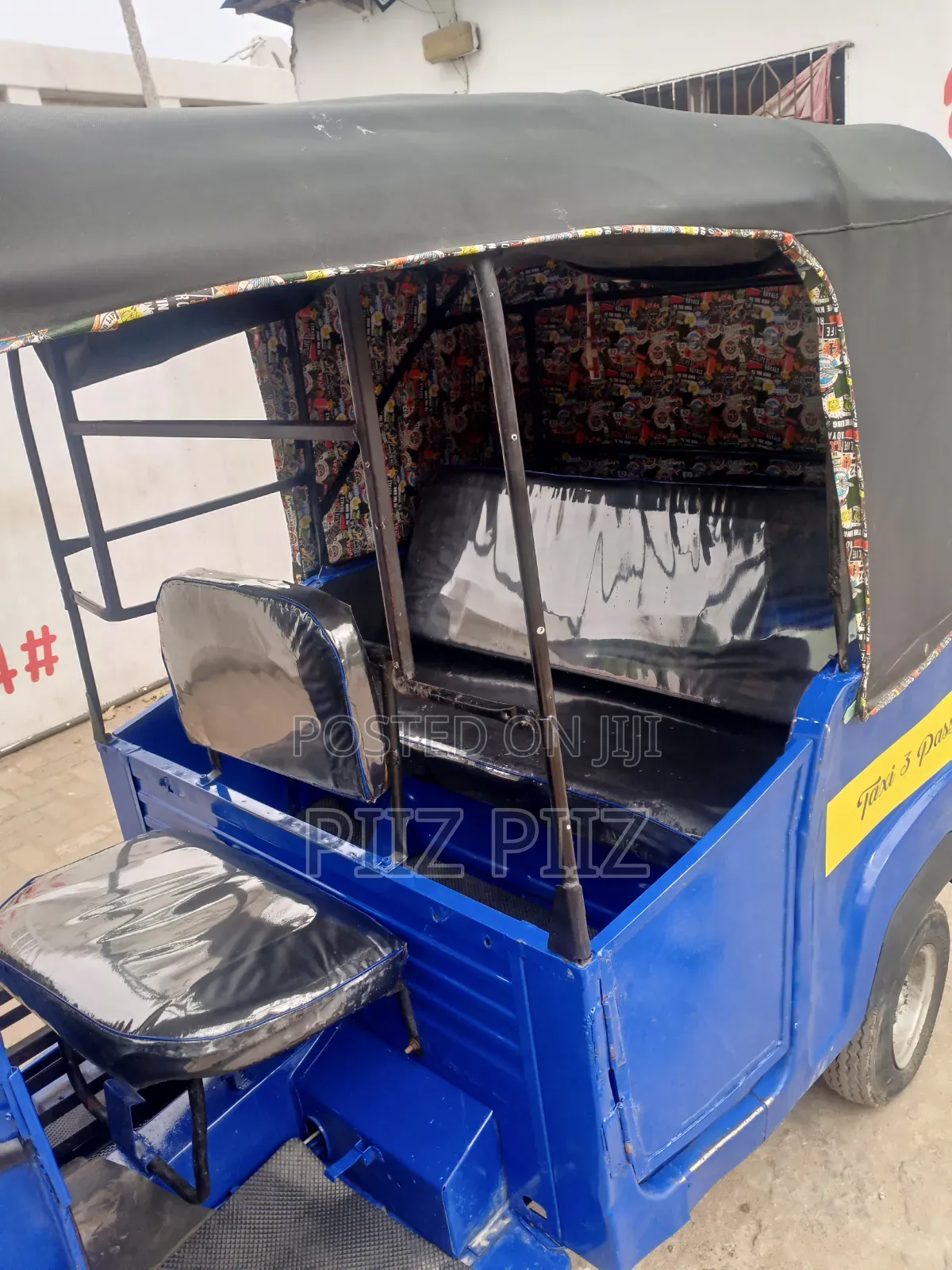 Piaggio 2023 Blue