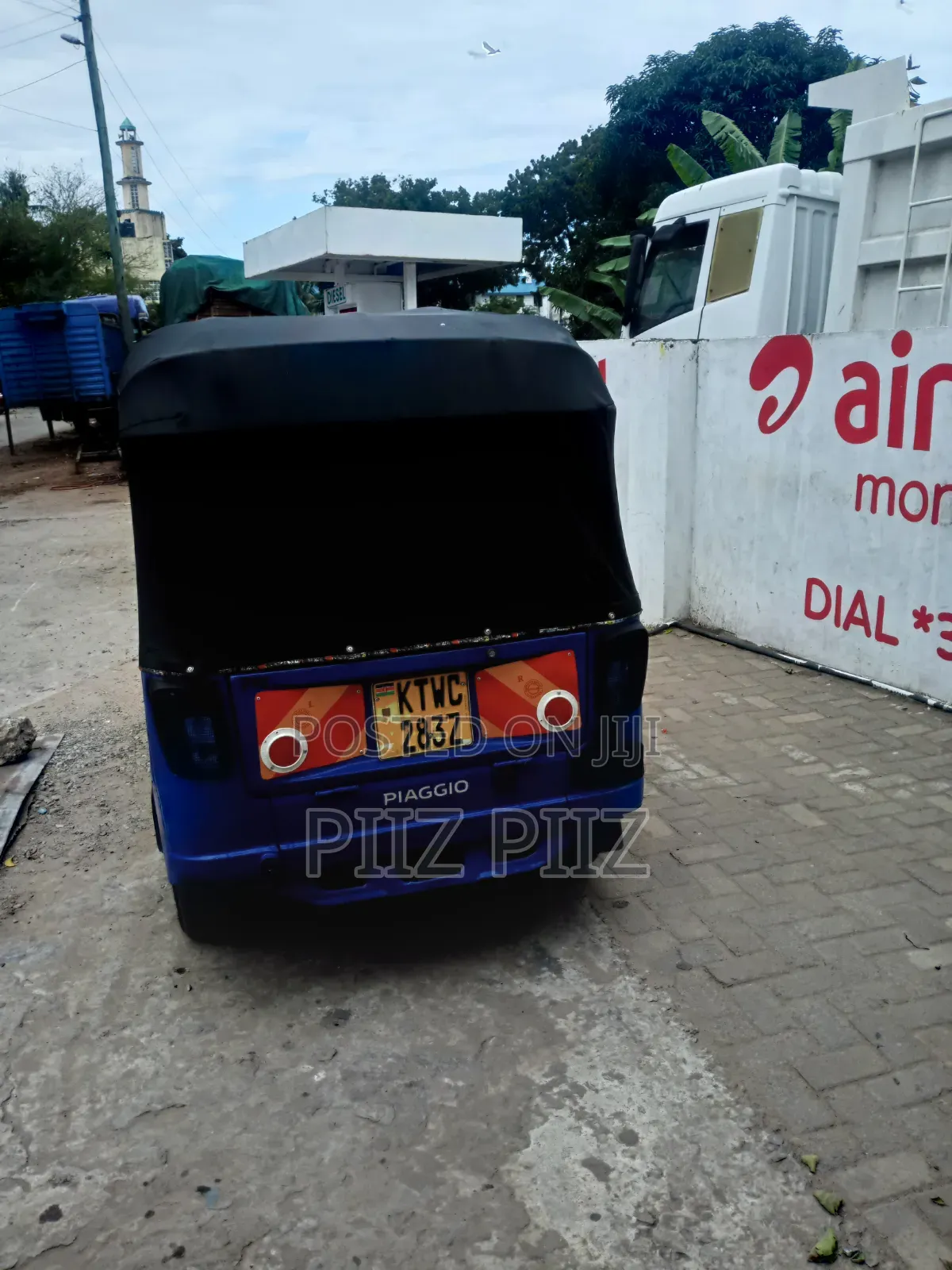 Piaggio 2023 Blue