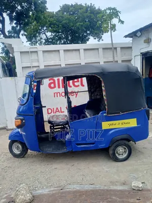 Piaggio 2023 Blue