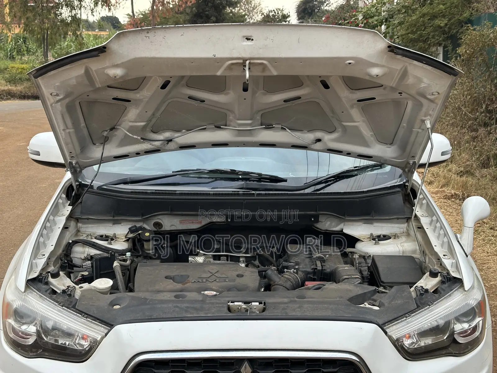 Mitsubishi RVR 2014 White