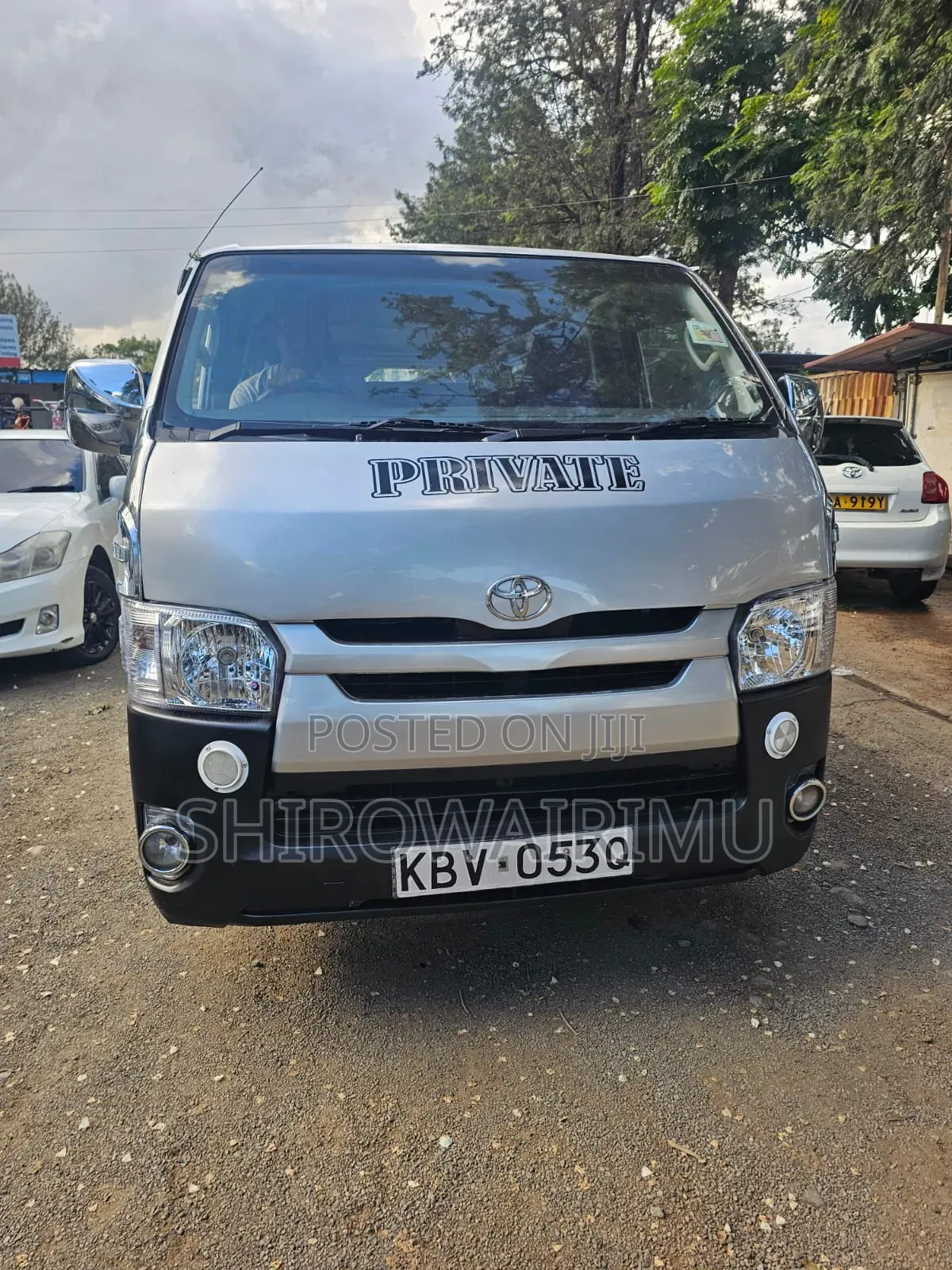 Toyota HiAce 2010 Silver