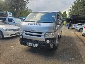 Toyota HiAce 2010 Silver