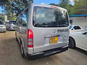 Toyota HiAce 2010 Silver