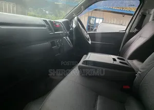 Toyota HiAce 2016 White