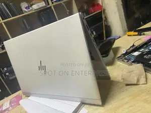 Laptop HP EliteBook 830 G8 16GB Intel Core i7 SSHD (Hybrid) 512GB