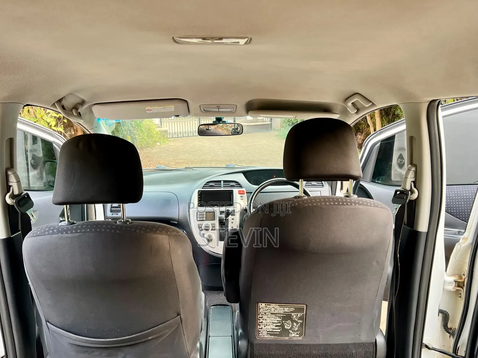 Toyota Ractis 2010 White