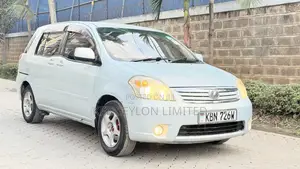 Toyota Raum 1.5 AWD 2004 Green