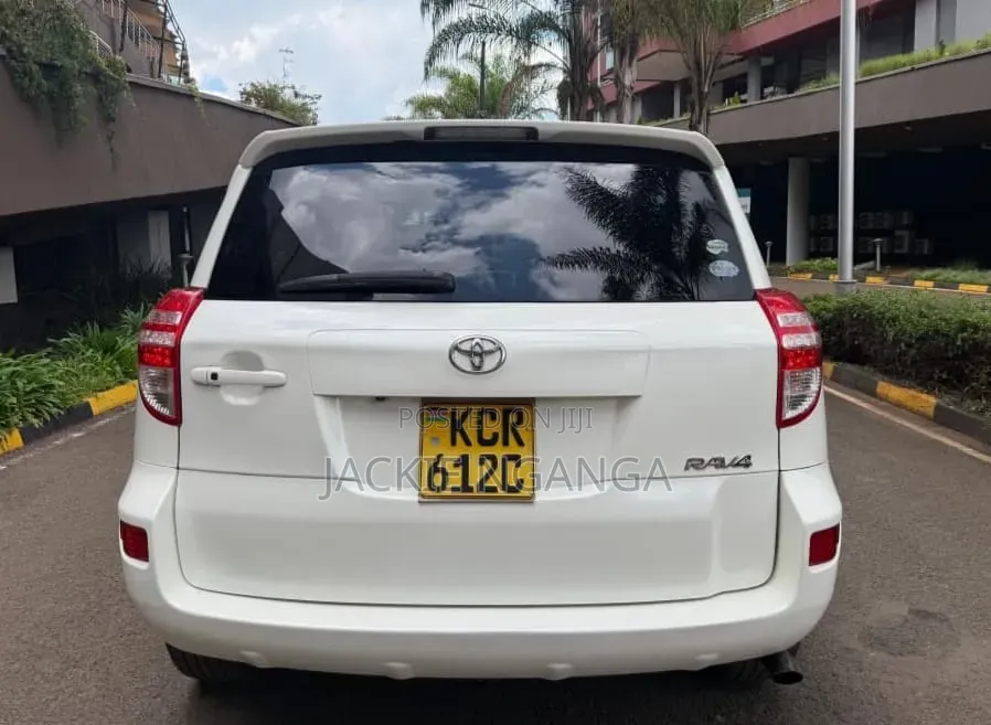 Toyota RAV4 2012 White