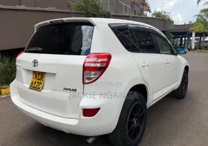 Toyota RAV4 2012 White