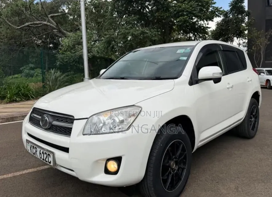 Toyota RAV4 2012 White