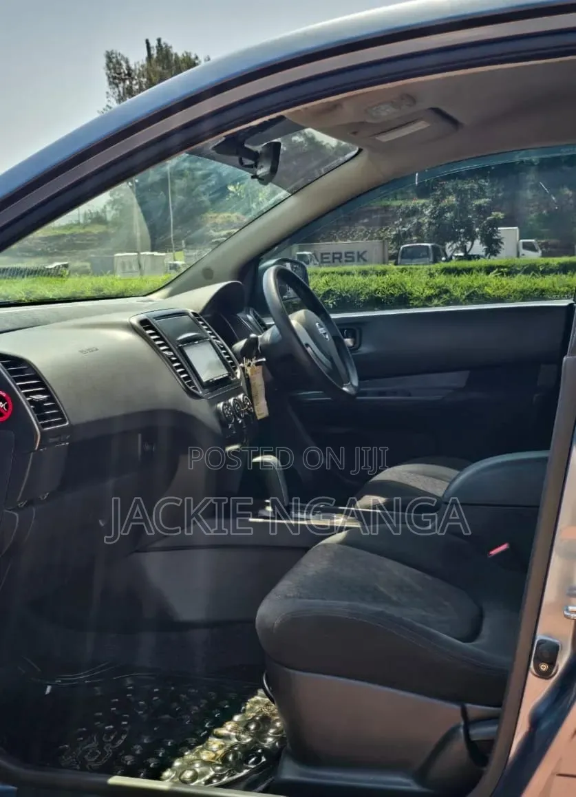 Nissan Wingroad 2015 Blue