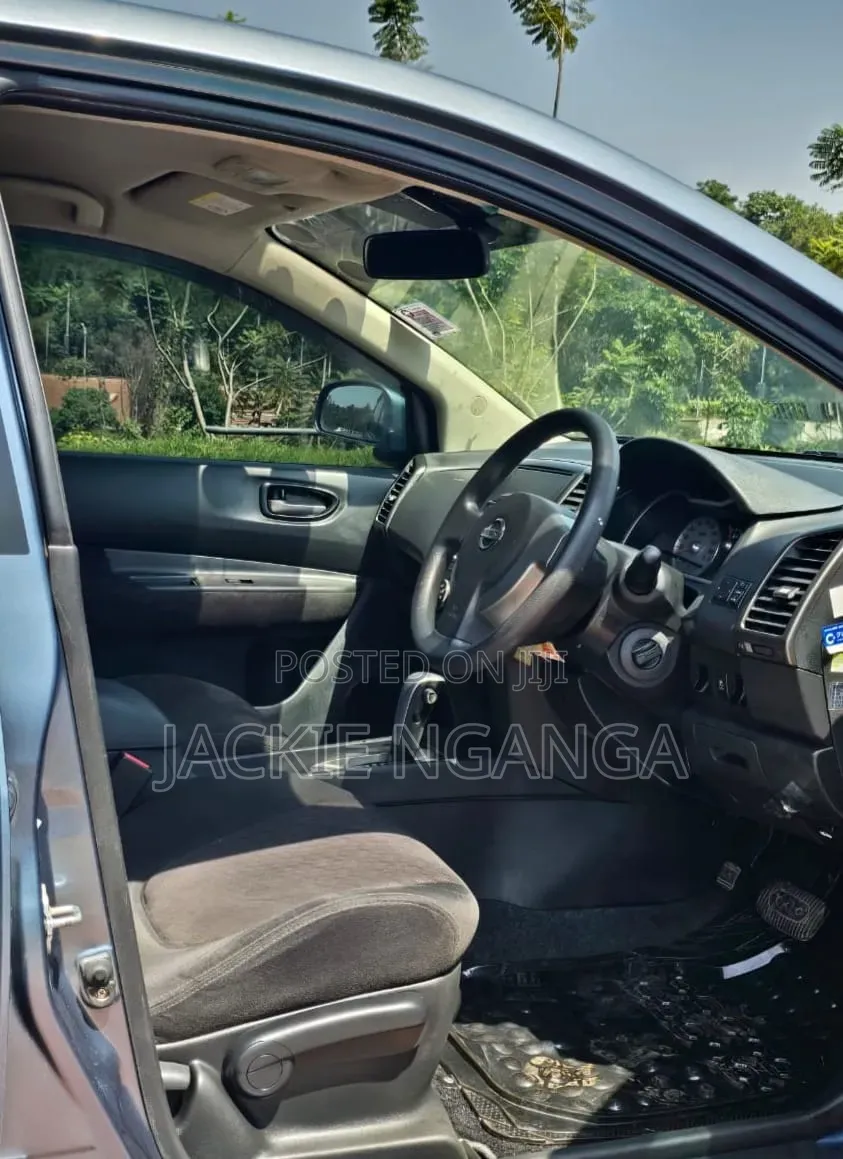 Nissan Wingroad 2015 Blue
