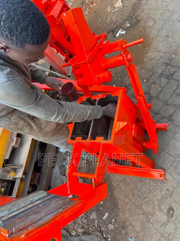 Double Interlocking Brick Machine for Commercial Use