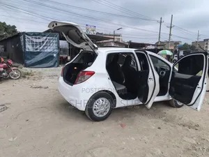 Toyota Vitz 2014 White