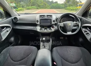 Toyota Vanguard 2011 Gold