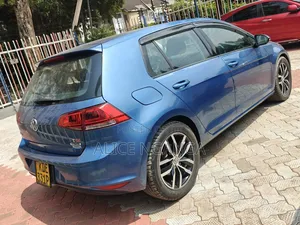 Volkswagen Golf 2014 Blue