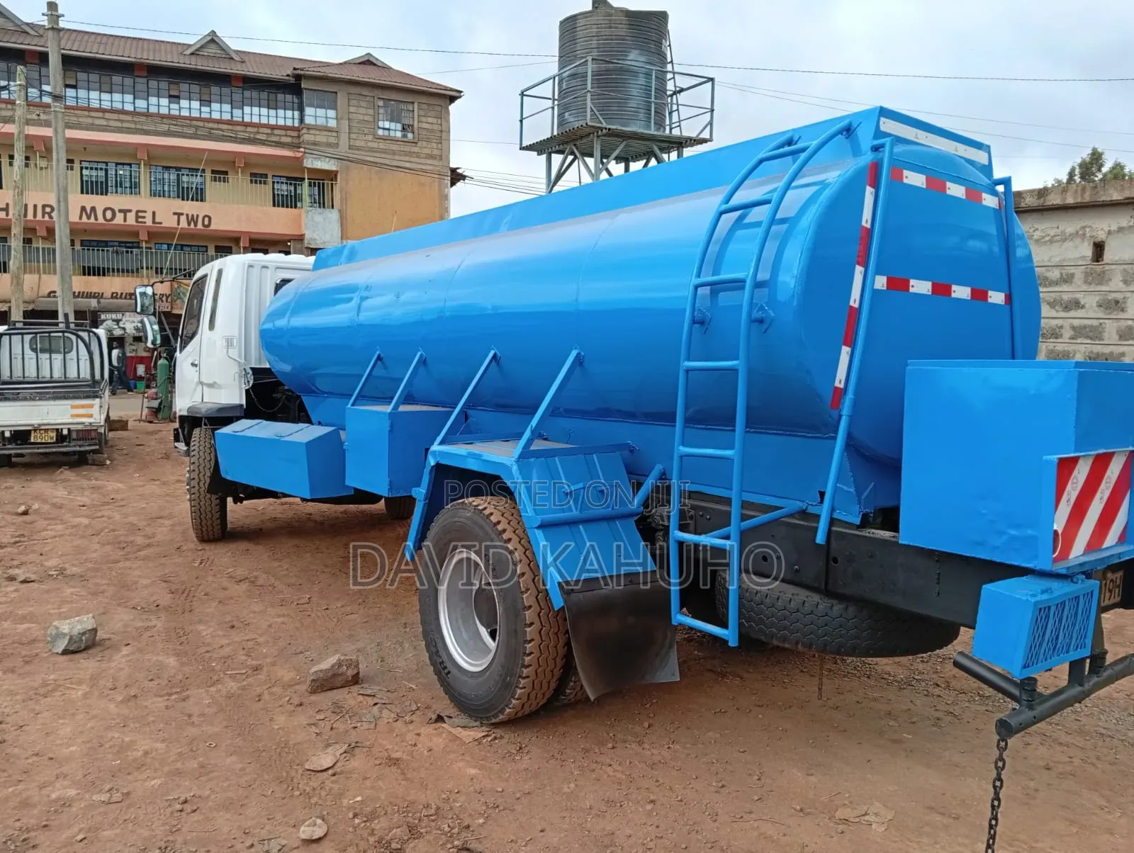 Mitsubishi Fuso Kifaru Water Bowser